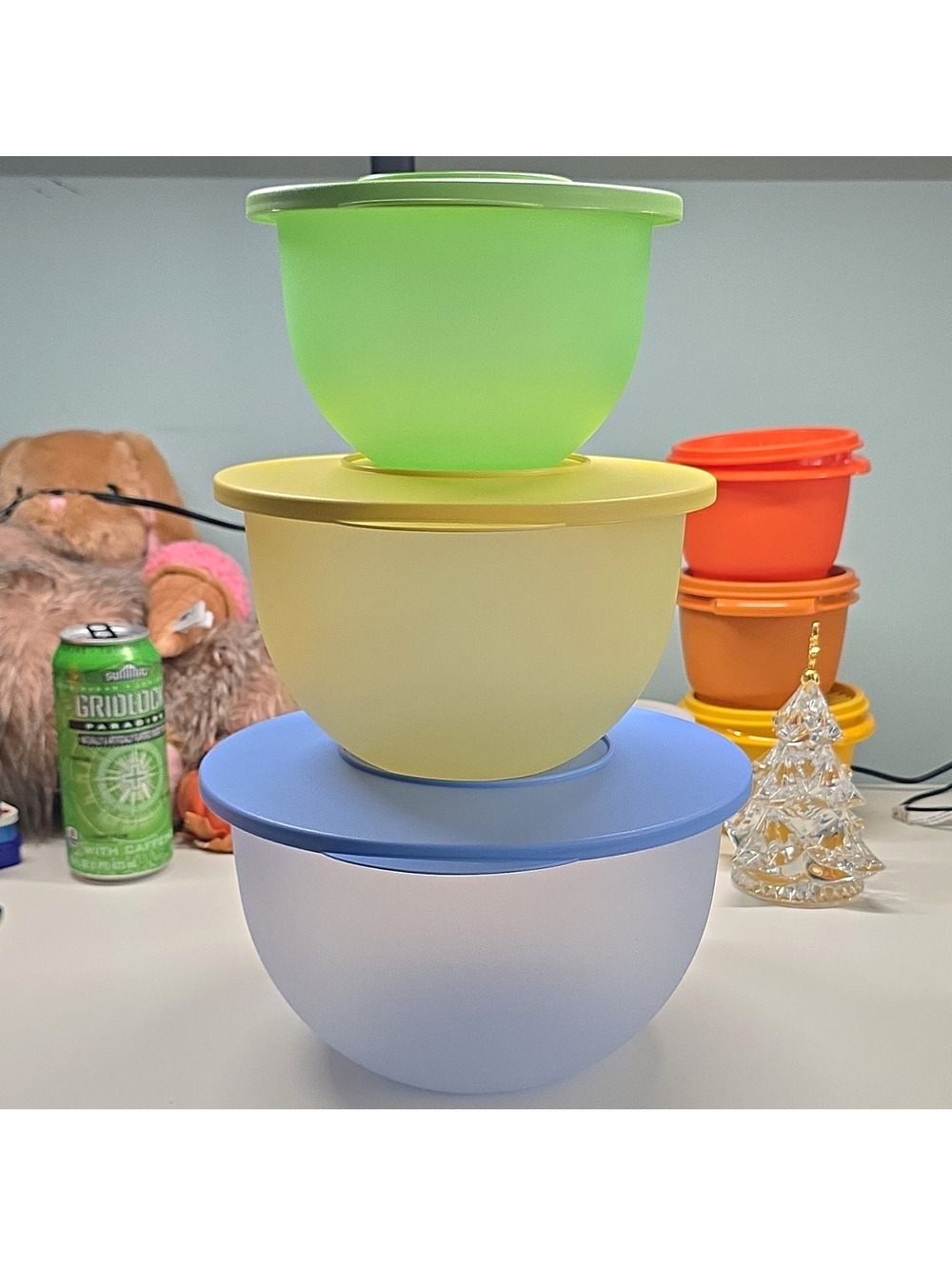 Tupperware Round Plastic Mixing Bowl Set w/ Lids, Multicolor 4.3L, 2.5L, 1.3L